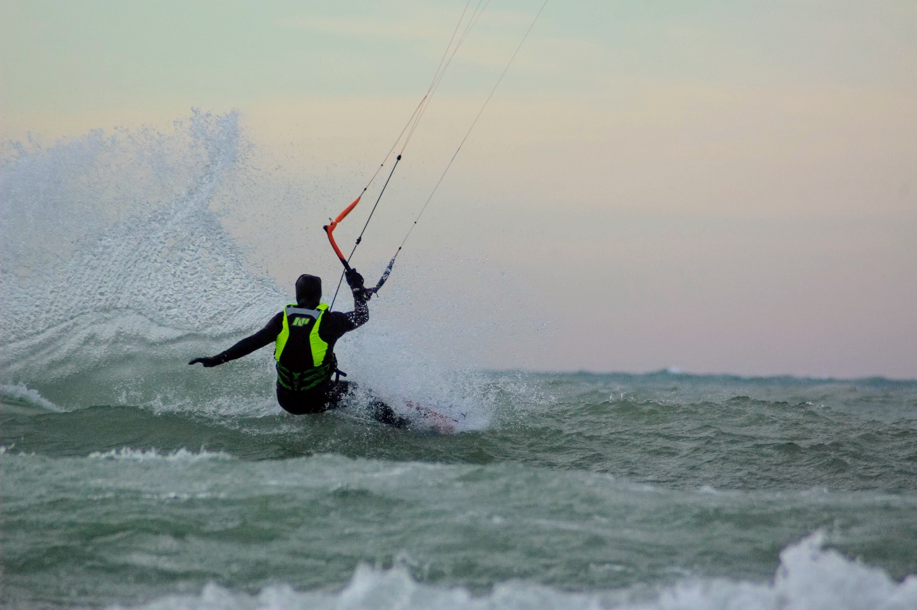 Kiter with spray